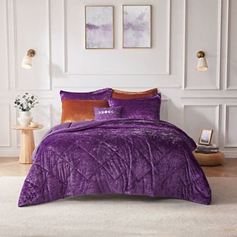 Intelligent Design Isabel Velvet Midweight Comforter Set with Throw Pillow