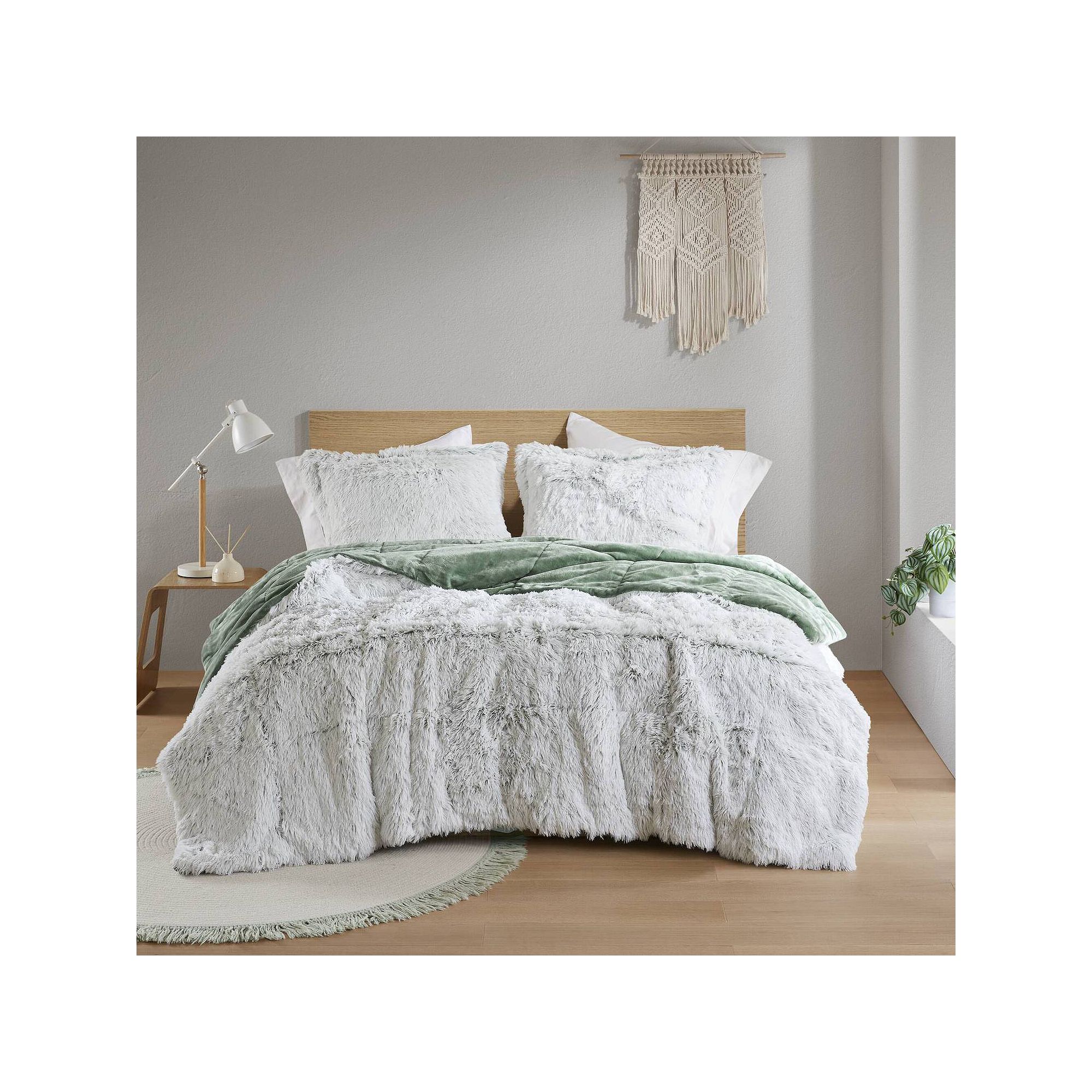 Intelligent Design Malea Shaggy Faux Fur Comforter Set, Green White