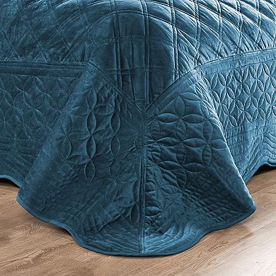 Serenta Supersoft Microplush 4-Piece Bedspread and Sham Set