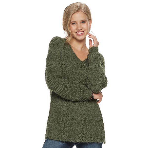 Juniors' SO® Eyelash V-neck Pullover