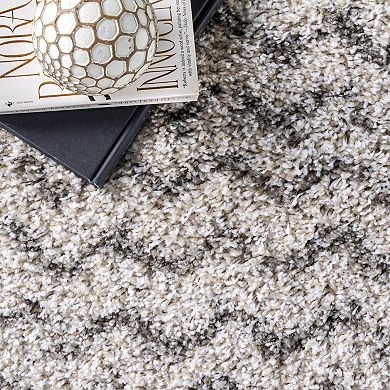 nuLOOM Cuellar Chevron Shaggy Area Rug