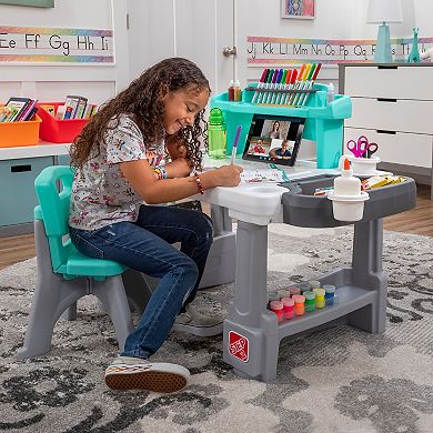 Step 2 Deluxe Creative Projects Kids' Art Desk with Splat Mat