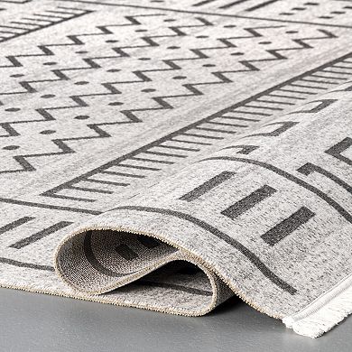 nuLOOM Outdoor Tribal Cora Rug