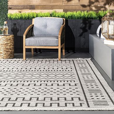nuLOOM Outdoor Tribal Cora Rug