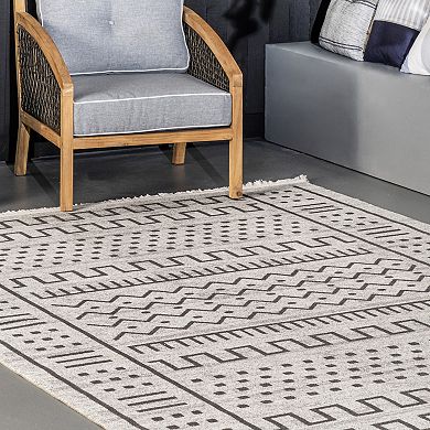 nuLOOM Outdoor Tribal Cora Rug
