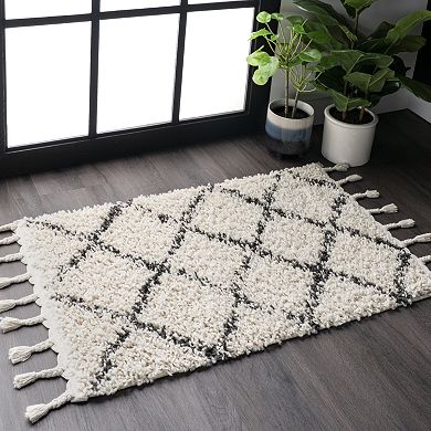 nuLOOM Jessie Moroccan Lattice Tassel Rug