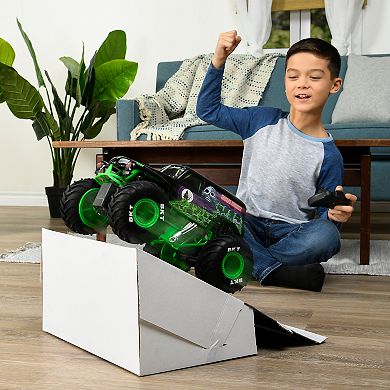 Monster Jam Official Grave Digger Remote Control Truck 1:15 Scale 2.4GHz