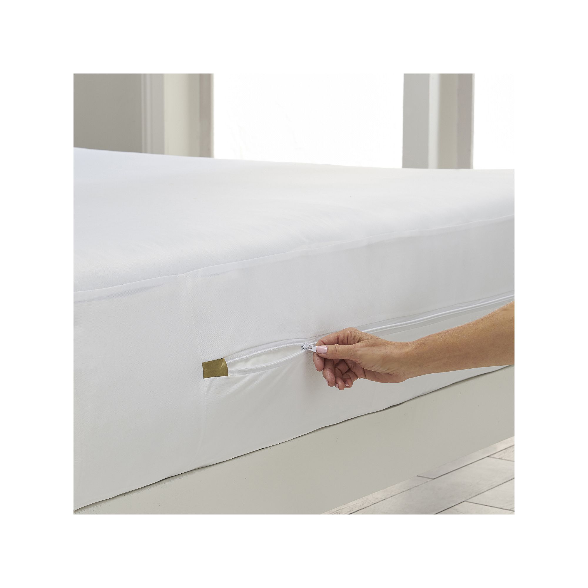 Hotel Laundry Stretchy Fit Waterproof Mattress Encasement Set, White