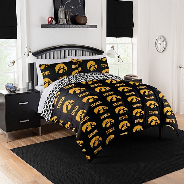 Northwest NCAA East Carolina Pirates Comforter And Sham Set, Twin, Modern Take