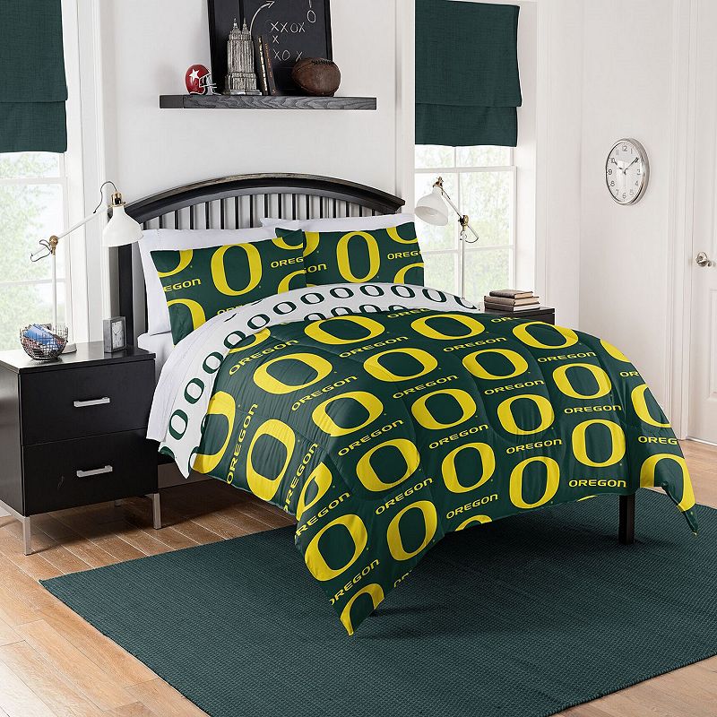 Oregon NCAA Queen Bed Set by Northwest, Multicolor