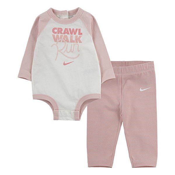 Baby Girl Nike Graphic Bodysuit & Leggings Set