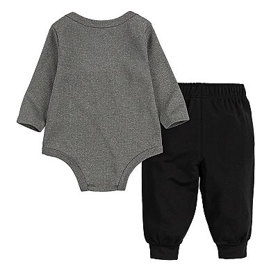 Baby Boy Nike 2-Piece Dri-FIT Long-Sleeve Bodysuit and Tricot Pants Set