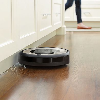 iRobot Roomba e5 Wi-Fi Connected Robotic Vacuum (5176)