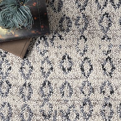 nuLOOM Claudia Diamond Tassel Area Rug