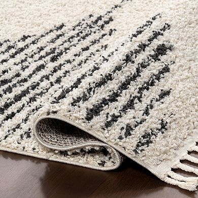 Rugs USA Bria Moroccan Diamond Tassel Rug