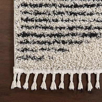 nuLOOM Bria Moroccan Diamond Tassel Rug