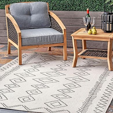 nuLOOM Serna Outdoor Rug