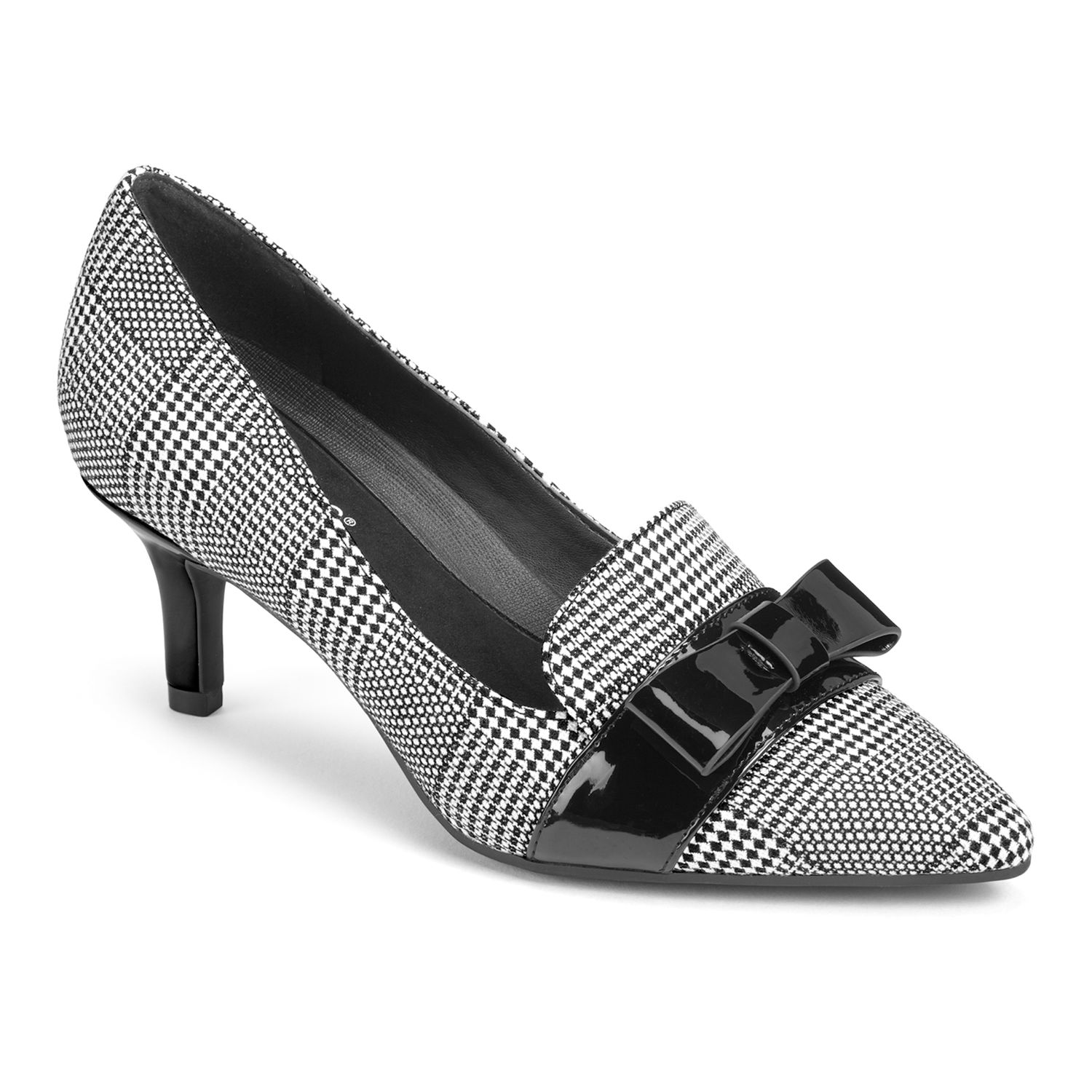 aerosoles white pumps