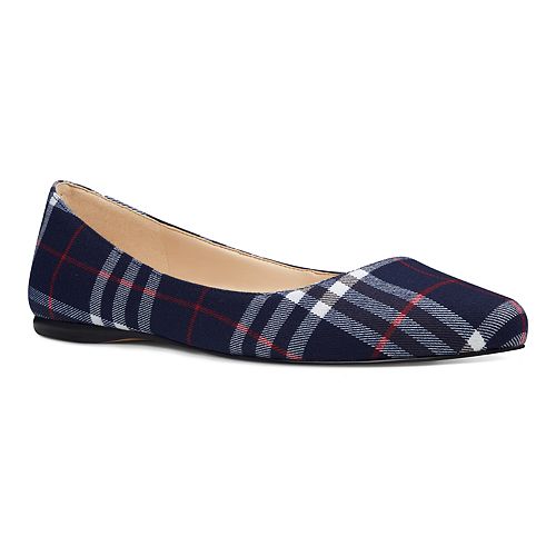 nine west pointed flats
