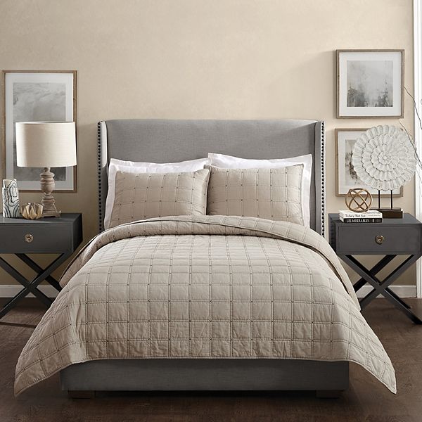 Minimalist Lines Print Grey and White Quilted Bedspread & Pillow Shams Set 
