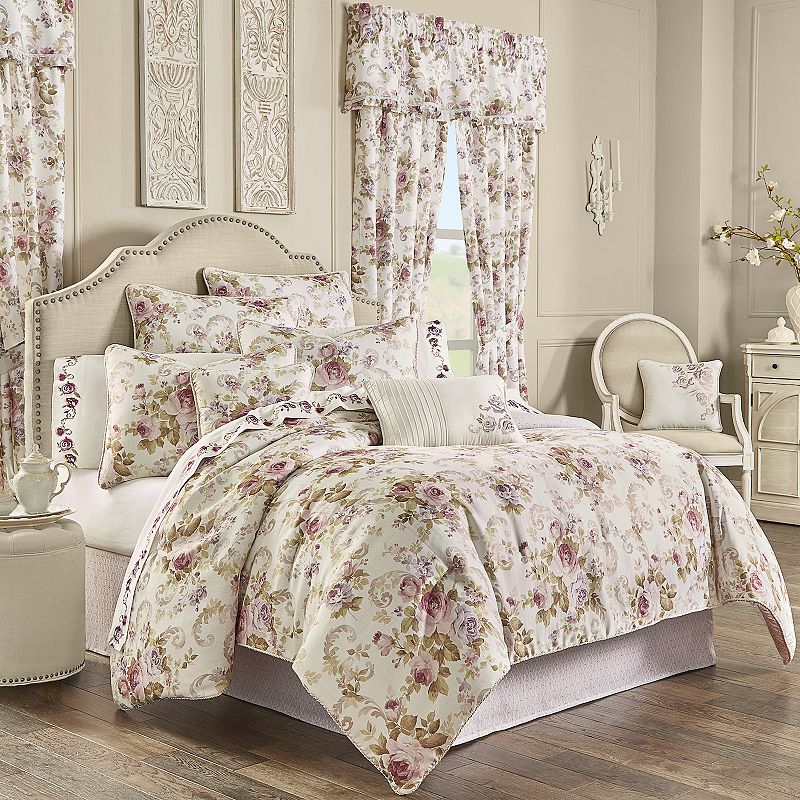 Royal Court Chambord Lavender 4-Piece Comforter Set, Purple, Queen