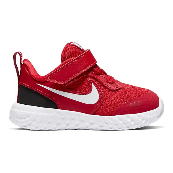 childrens nike revolution 5