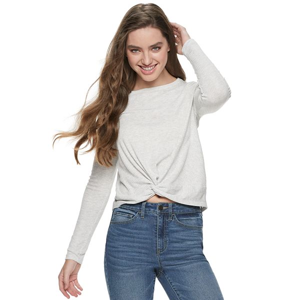 Juniors' SO® Twisted Front Top