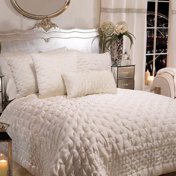 Donna Sharp Almond Blossom Comforter