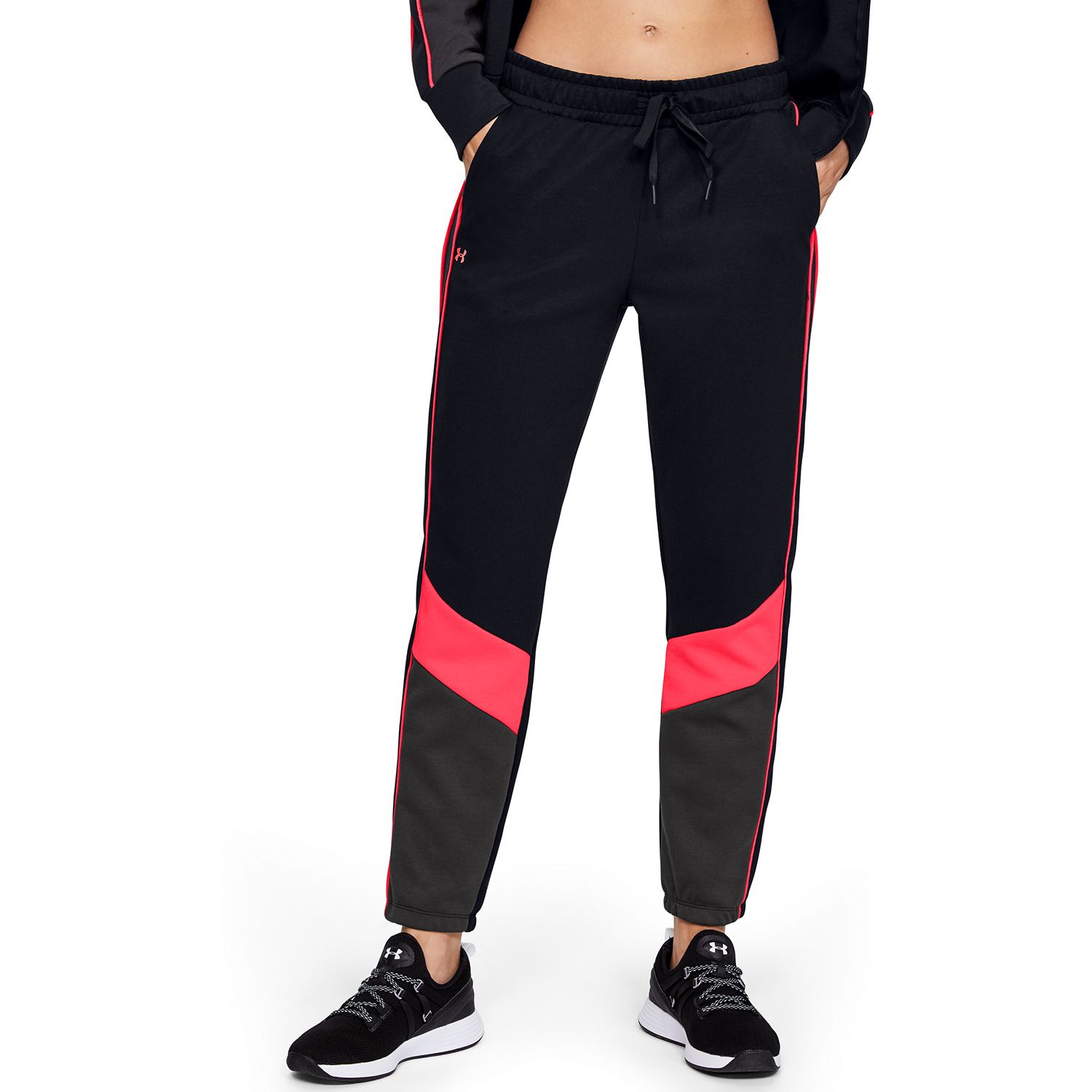 ua women's tapered traveler pant