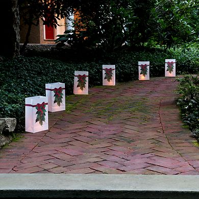 LumaBase Plastic Luminaria Bags - Holly (12 count)