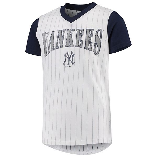 Infant White/Navy New York Yankees Little Hitter V-Neck T-Shirt & Shorts Set