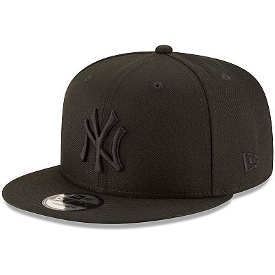 New York Yankees New Era Black on Black 9FIFTY Team Snapback Adjustable Hat Black