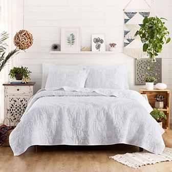 Jungalow® Hamsa Quilt Set