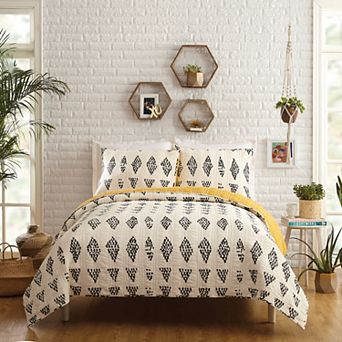 Jungalow® Prosperity Quilt Set