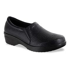 Wide on sale width clogs