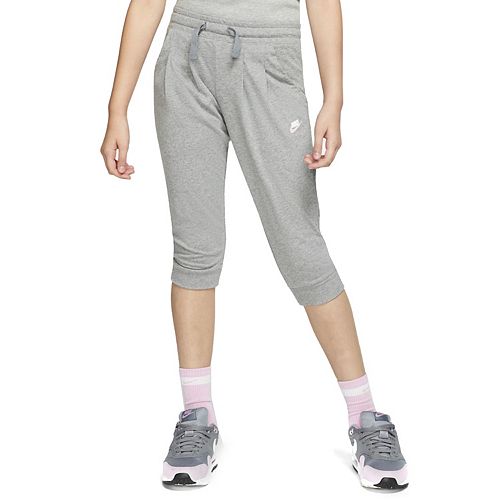 nike jogger capris