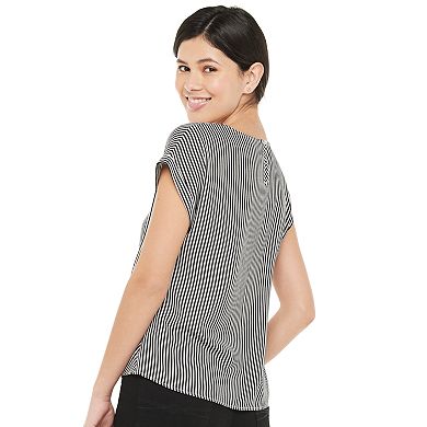Juniors' SO® Scoopneck Twisted Front Keyhole Back Top