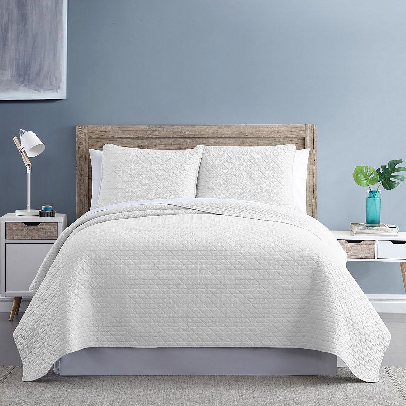 Diamond Link 3-Piece Enzyme Washed Quilt Set, White, King