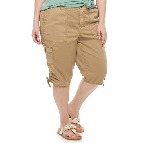 Plus Size EVRI™ Zip-Detail Utility Skimmer Capris