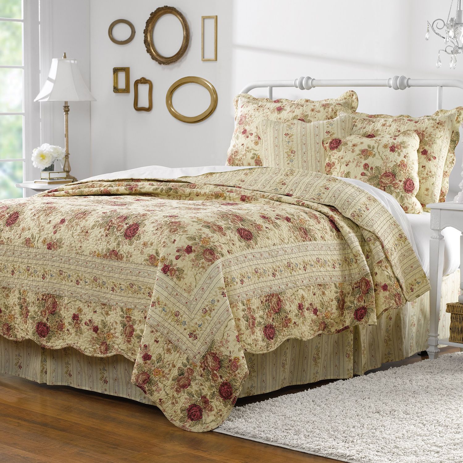 Bettina Floral Quilt Set