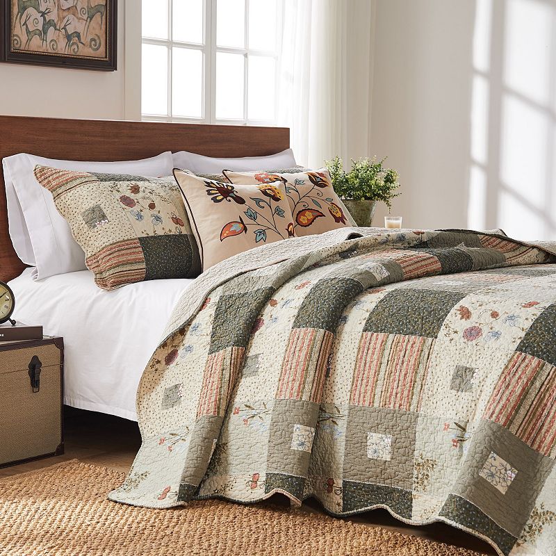 Greenland Home Sedona Quilt Set with Throw Pillows, Multicolor, Full/Queen