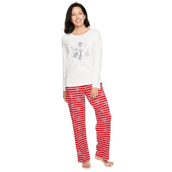 Red and 2024 white snowflake pajamas