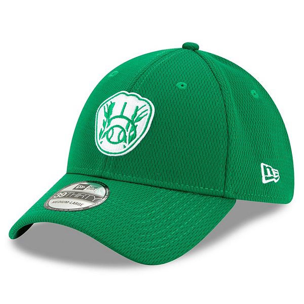 Men's New Era Kelly Green Milwaukee Brewers 2021 St. Patrick's Day 39THIRTY  Flex Hat