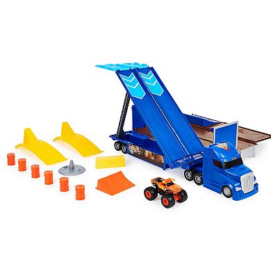 Monster Jam, Official 2-in-1 Transforming Hauler Playset with Exclusive 1:64 Scale Die-Cast Monster Truck