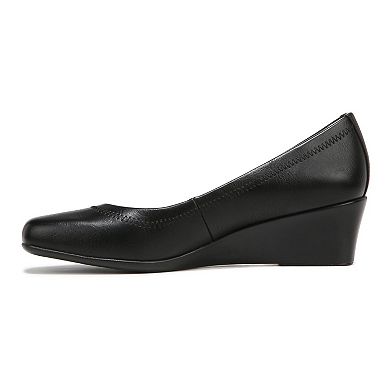 LifeStride Groovy Women's Wedge Pumps