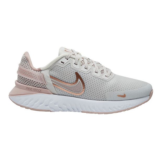 nike legend react