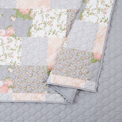 Modern Heirloom Floral Quilt Set with Shams