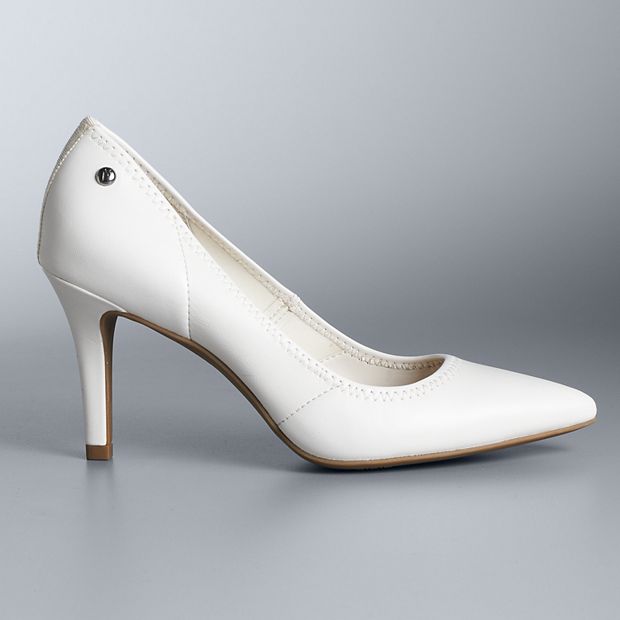 Vera wang 2025 white heels