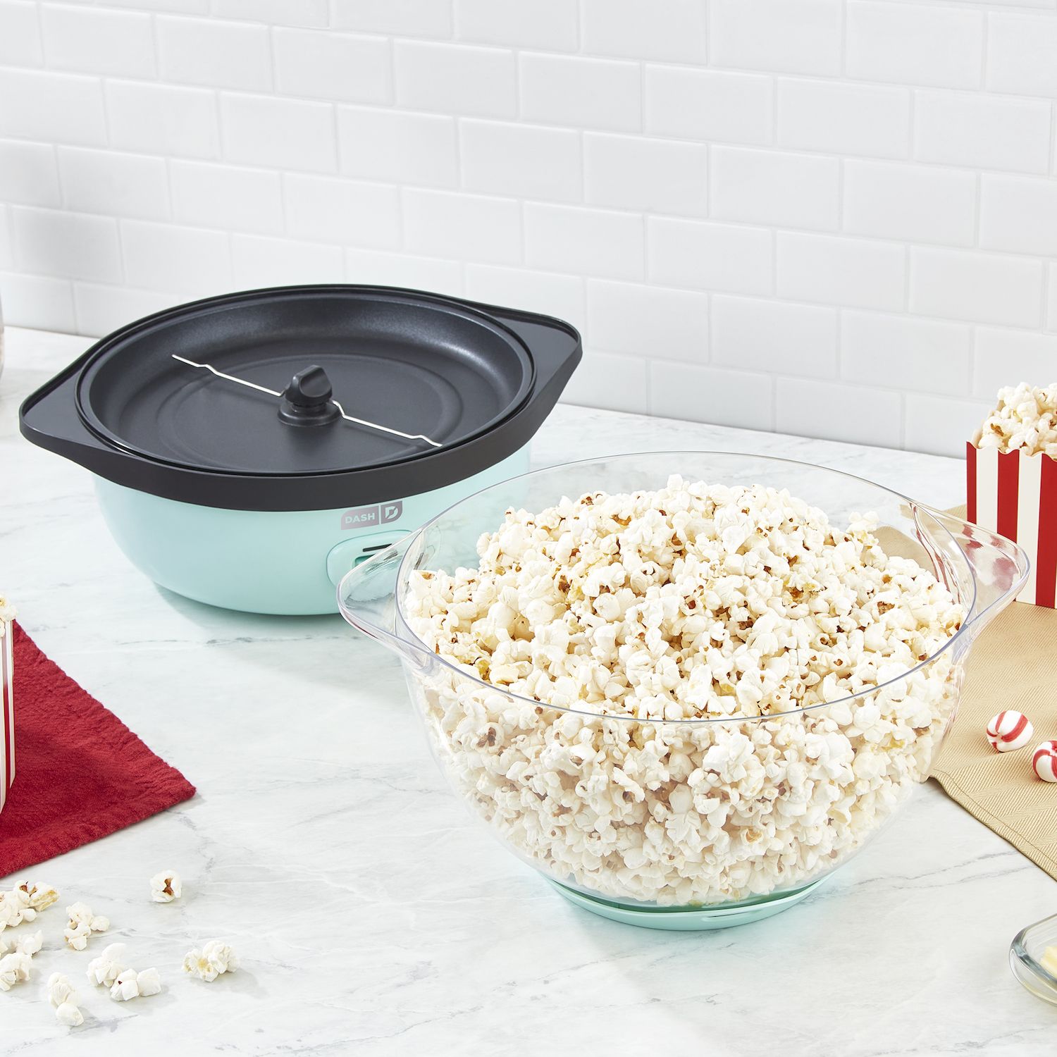 Dash SmartStore Stirring Popcorn Maker ‼️comes with stains ‼️