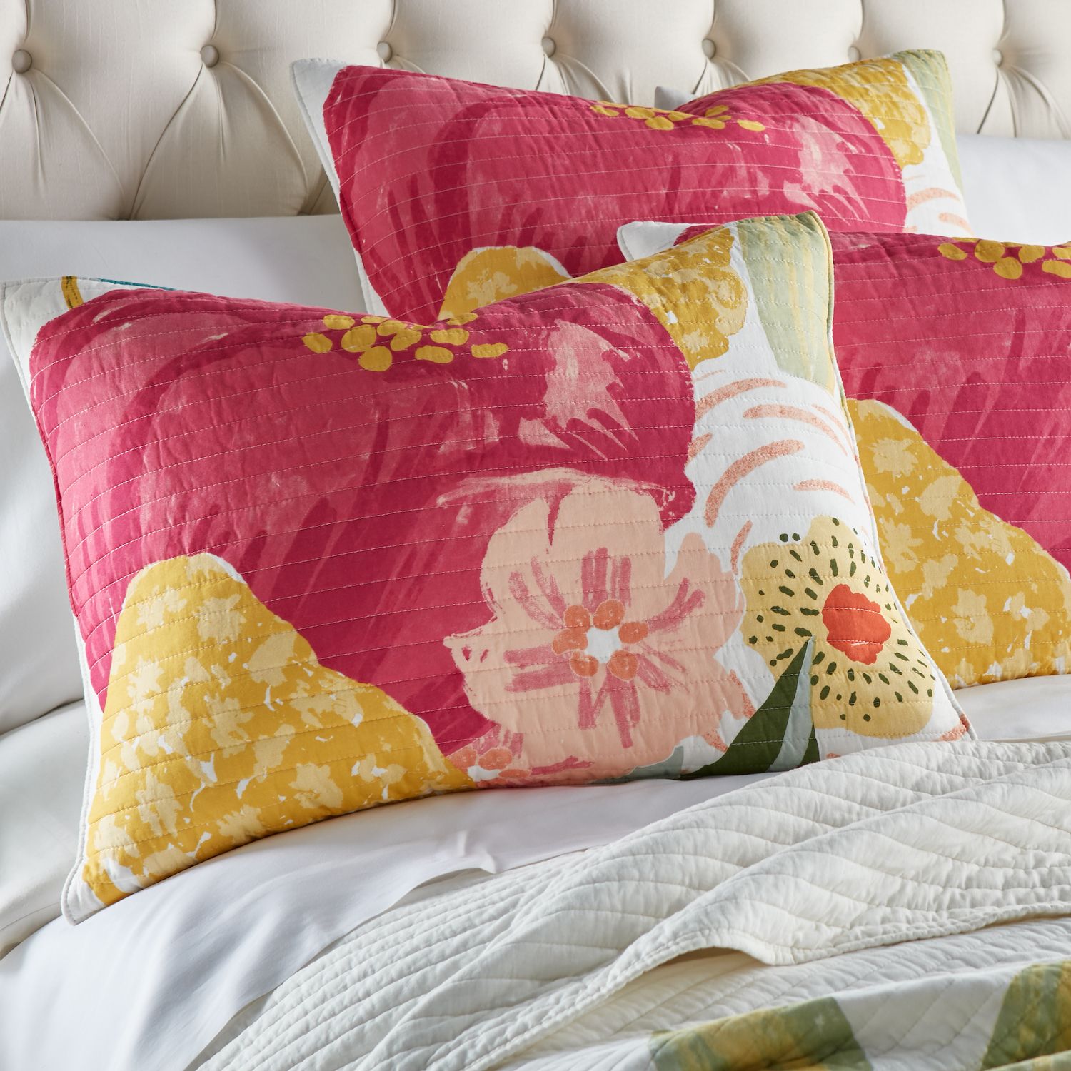 Levtex Home Grandiflora Quilt Set And Shams